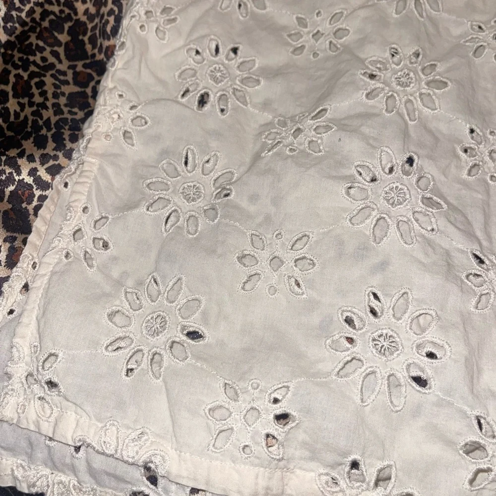 American Eagle Button Down Cream Floral Shirt - Picture 6 of 11